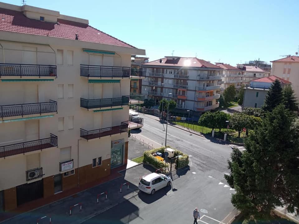 Nonna Pella Appartamenti - Corbezzolo Pietra Ligure Zimmer foto